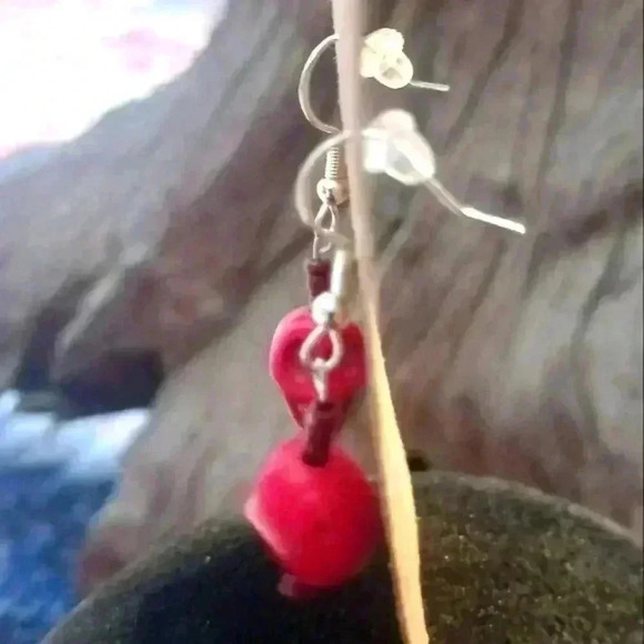 Howlite Turquoise Skull Earrings - Picture 2 of 2